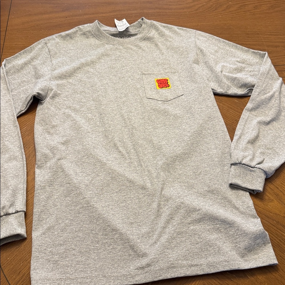 Empyre Mens Size M Pullover T-Shirt Hammer Time Long Sleeve Pocket Gray NWT - Picture 3 of 9